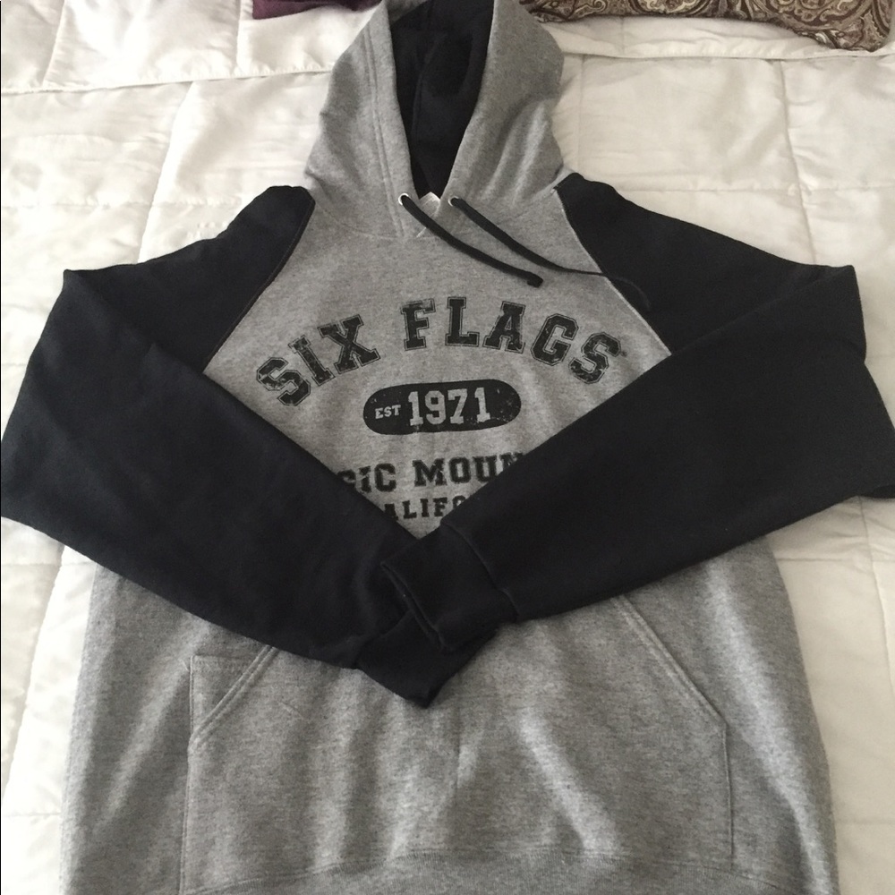Six Flags Sweater for men/women